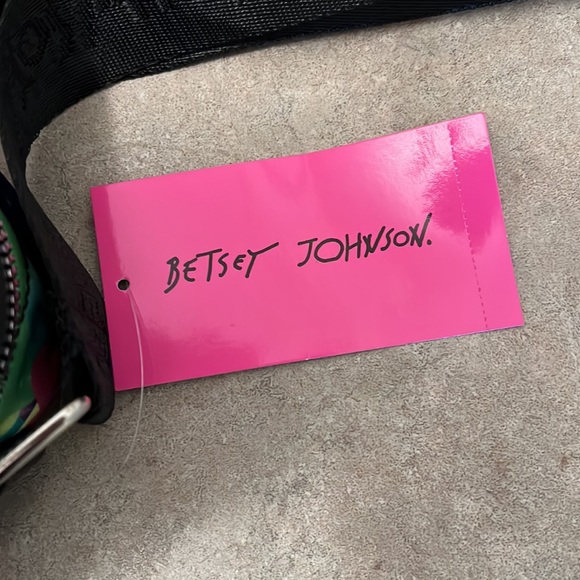 NWT BETSEY JOHNSON QUILTED GUMMY BEAR CROSSBODY PURSE - Multi Colored - Picture 5 of 9